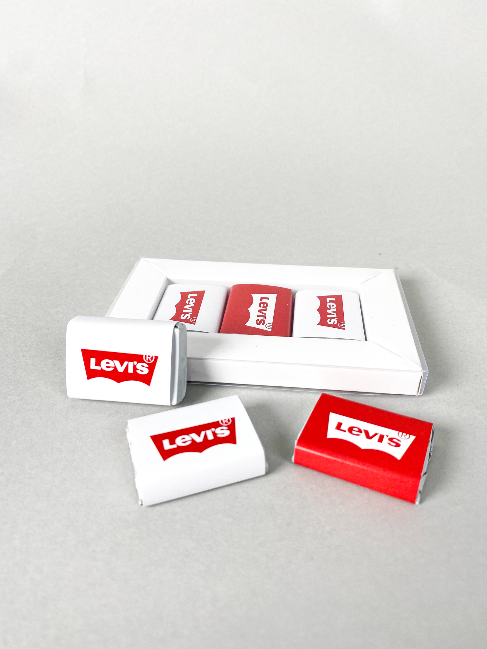 Caixa com 3 Tabletes de Chocolate ao Leite Personalizados | Hands Perform