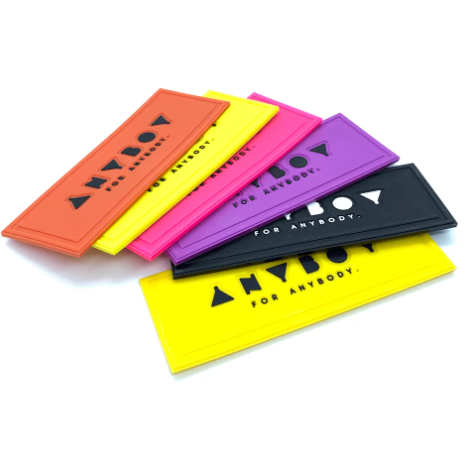 Etiquetas de Borracha Personalizadas e Tags em Relevo | Hands Perform